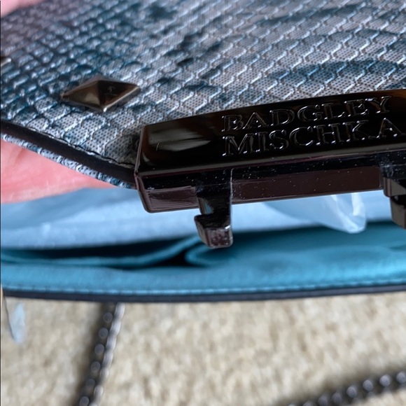 NWT Badgley Mischka Snakeskin Vegan Leather Bag. - Picture 6 of 8